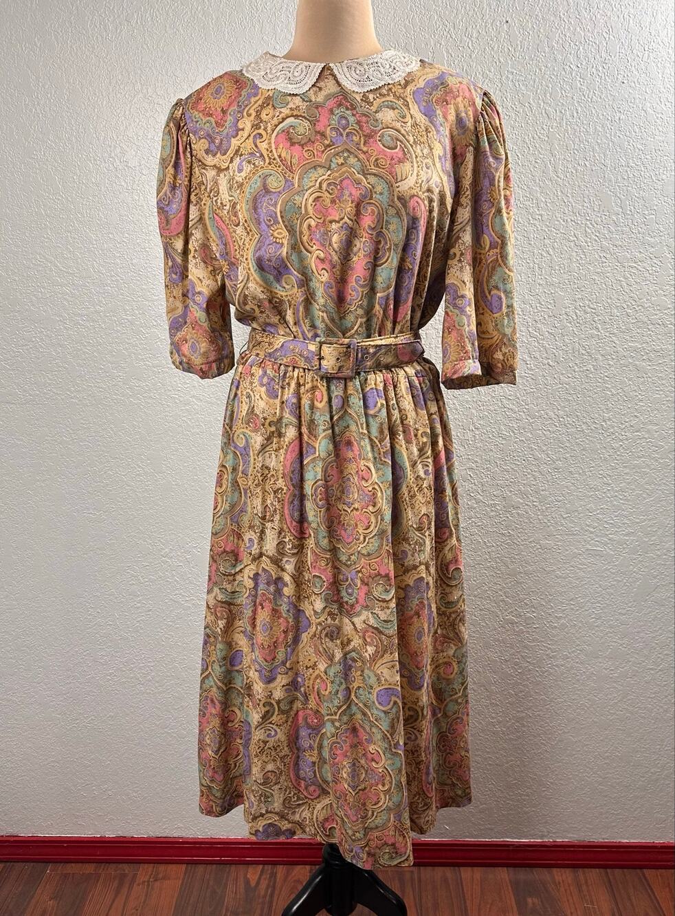 VTG The Traveler by Connie Paisley Midi Dress Lace Collar Belted USA 20 Plus 20W